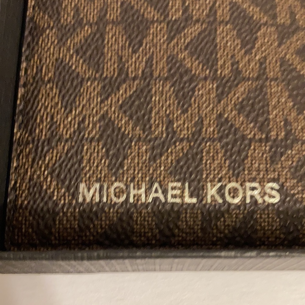 Michael Kors Logo Card Case With Bill Clip - Picture 4 of 6